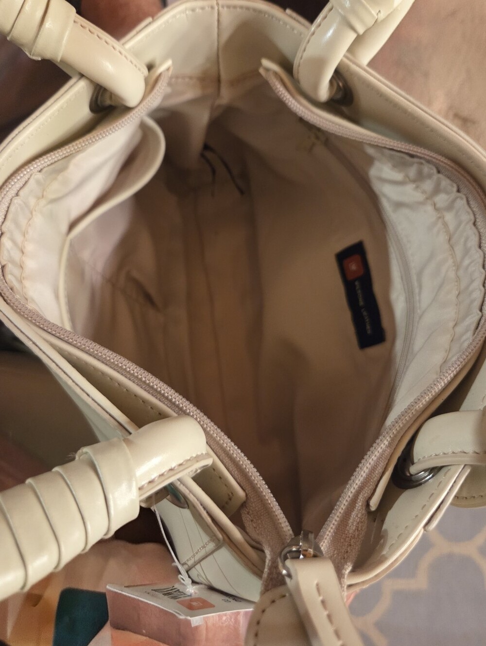 NWT Wilson Cream Leather Classic Handbag - Picture 6 of 9